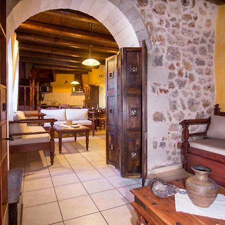 Samonas Traditional Villas Room photo